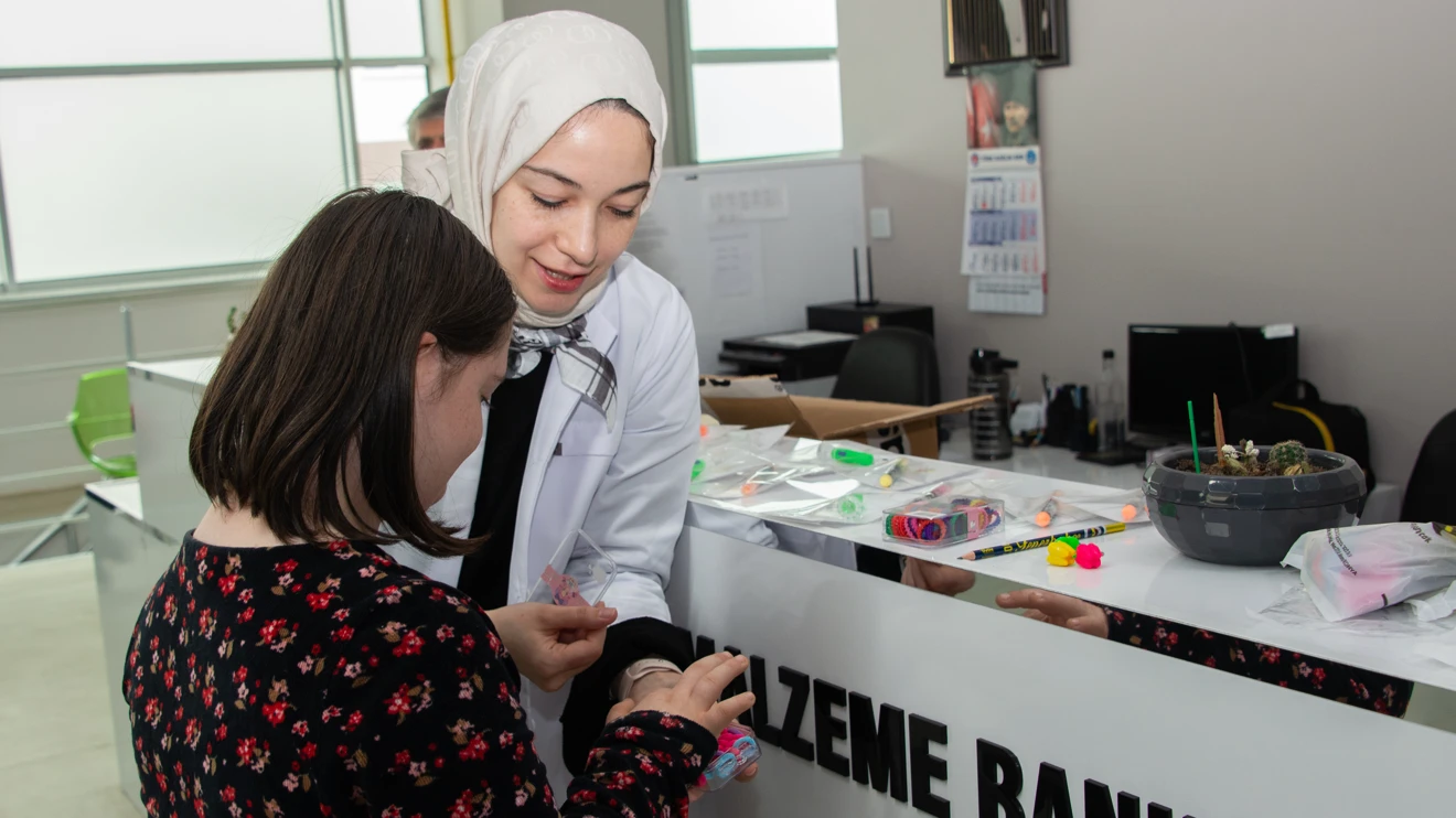 Selçuk Üniversitesinde özel gereksinimli çocukların diş tedavileri yapıldı